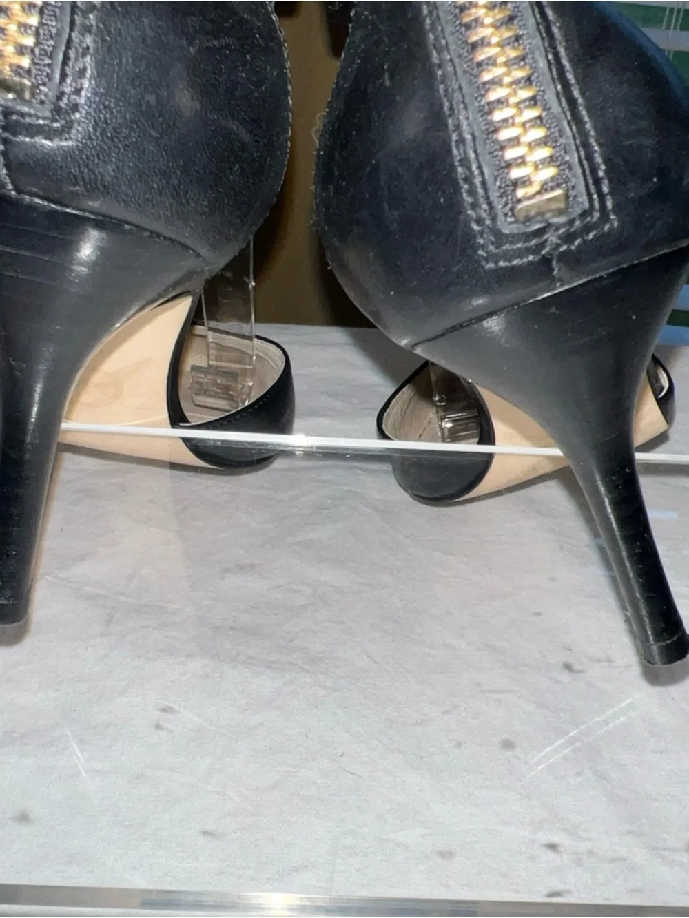 Michael Kors Womens Black Leather Ankle Strap Heels Shoes Sz 9.5M Zipper Gold - Picture 9 of 15
